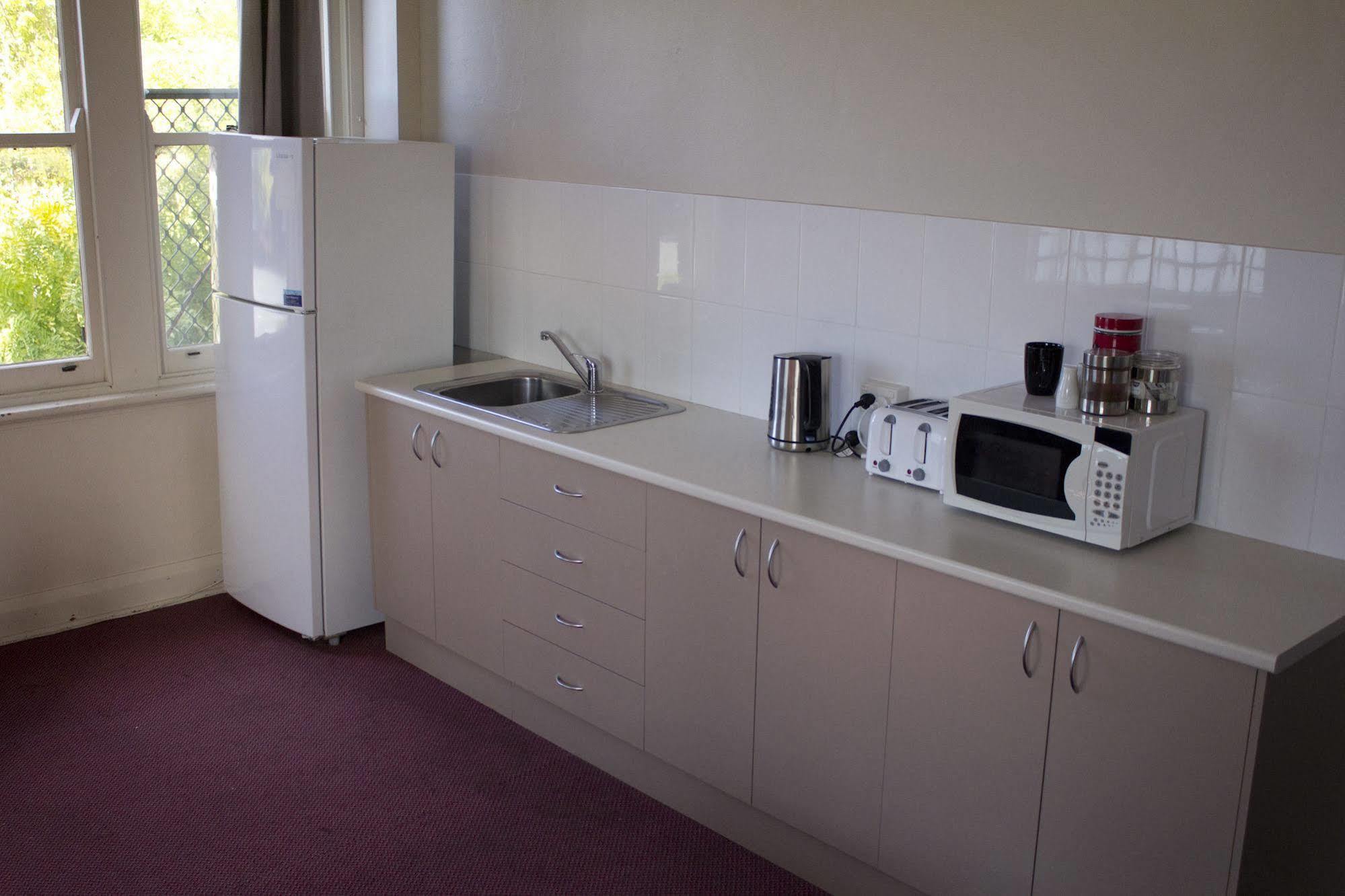 Court House Hotel Boorowa Екстер'єр фото