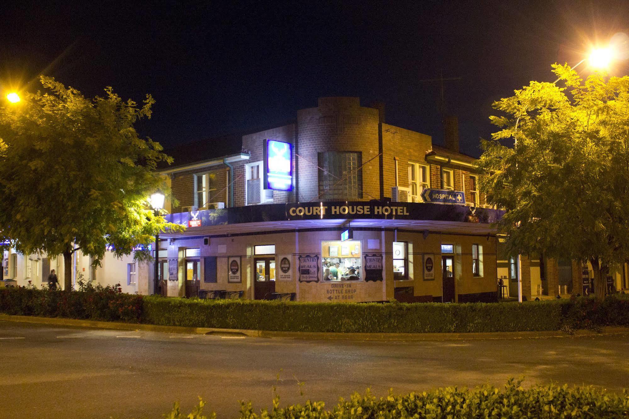 Court House Hotel Boorowa Екстер'єр фото