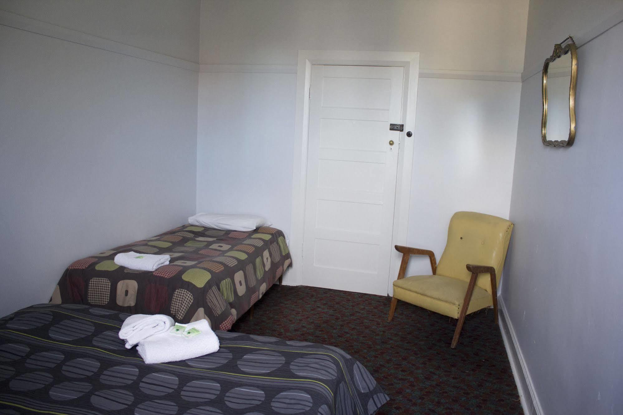 Court House Hotel Boorowa Екстер'єр фото