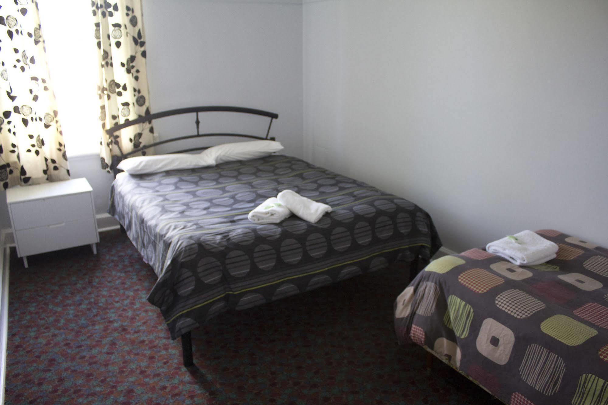 Court House Hotel Boorowa Екстер'єр фото