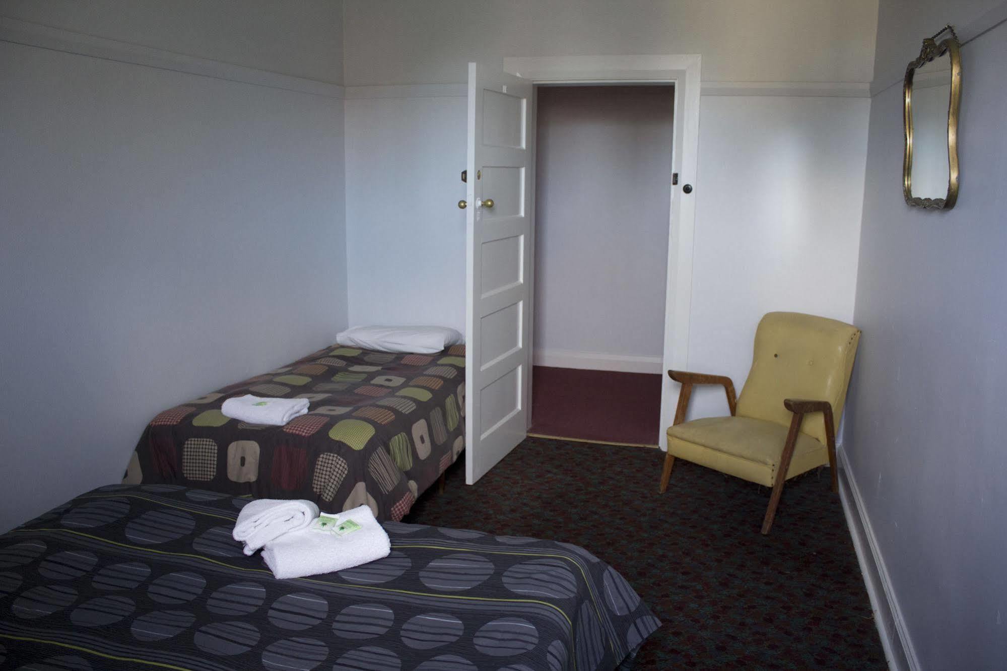 Court House Hotel Boorowa Екстер'єр фото