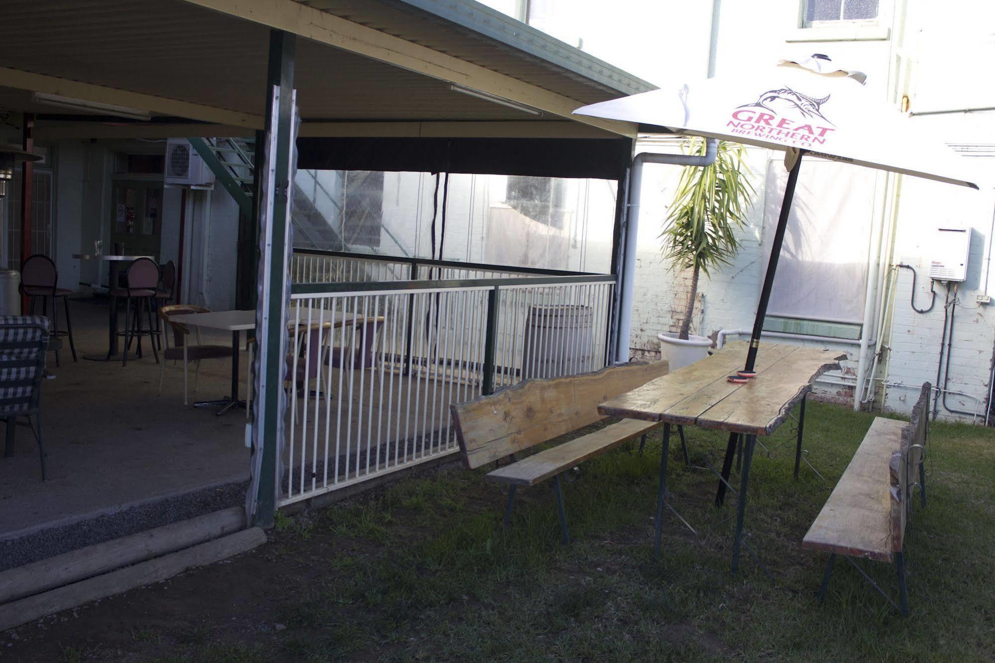 Court House Hotel Boorowa Екстер'єр фото